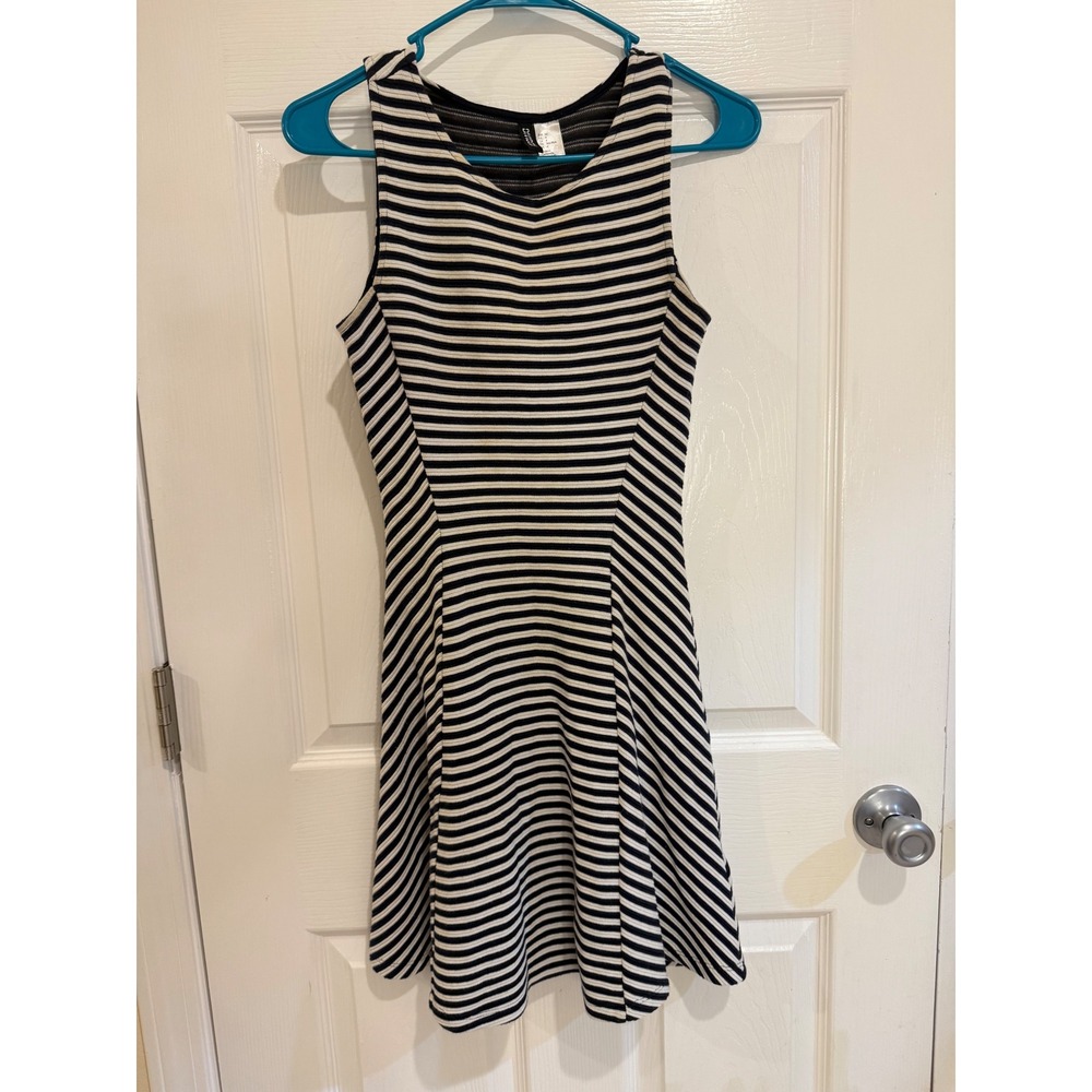 H&M Divided Striped Fit and Flare Dress‎ Sleeveless Casual Black White Size 4